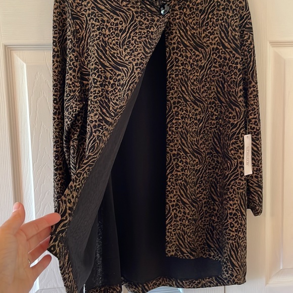 Chico’s Cardigan Jacket Easy Wear Animal Print 3/4 Sleeve One Button Size 2 Lrg - Picture 5 of 7